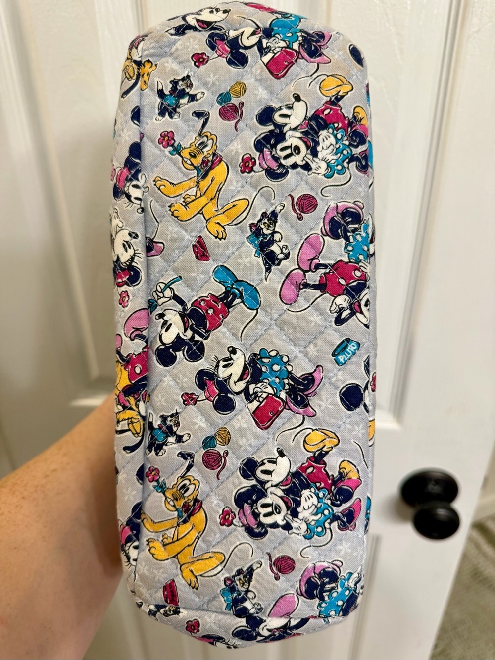 Vera Bradley Disney Mickey & Minnie Insulated Lunch Tote Bag Gray Quilted Zip - Picture 3 of 5